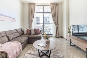Frank Porter - Majestique Residence 2